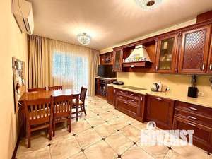 4-к квартира, вторичка, 180м2, 10/11 этаж