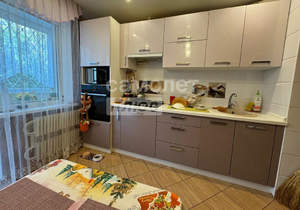 4-к квартира, вторичка, 70м2, 1/9 этаж