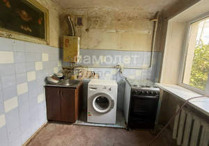 2-к квартира, вторичка, 42м2, 1/4 этаж