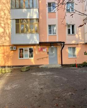 3-к квартира, вторичка, 57м2, 1/4 этаж