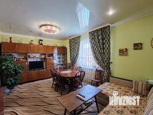 4-к квартира, вторичка, 95м2, 2/2 этаж