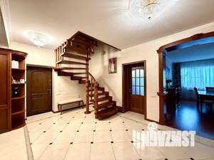 4-к квартира, вторичка, 180м2, 10/11 этаж