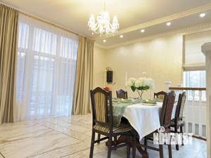 3-к квартира, вторичка, 137м2, 1/2 этаж