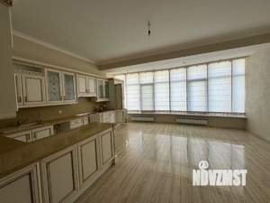 4-к квартира, вторичка, 142м2, 2/9 этаж