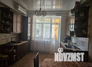 3-к квартира, вторичка, 120м2, 2/10 этаж