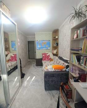 2-к квартира, вторичка, 42м2, 1/9 этаж